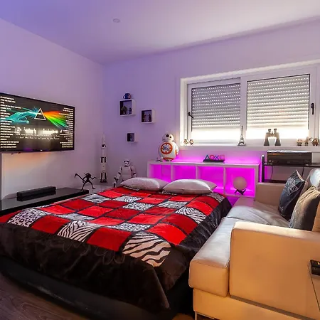 Lucky House Apartment